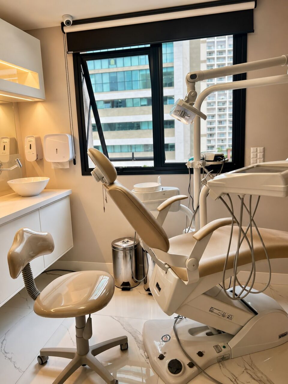 Sala em consultório odontologico no Agua Verde para locação.