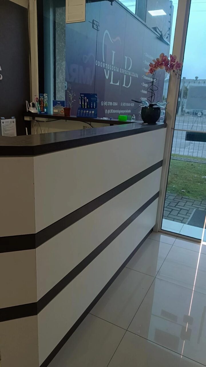VENDE-SE CLINICA BEM LOCALIZADA