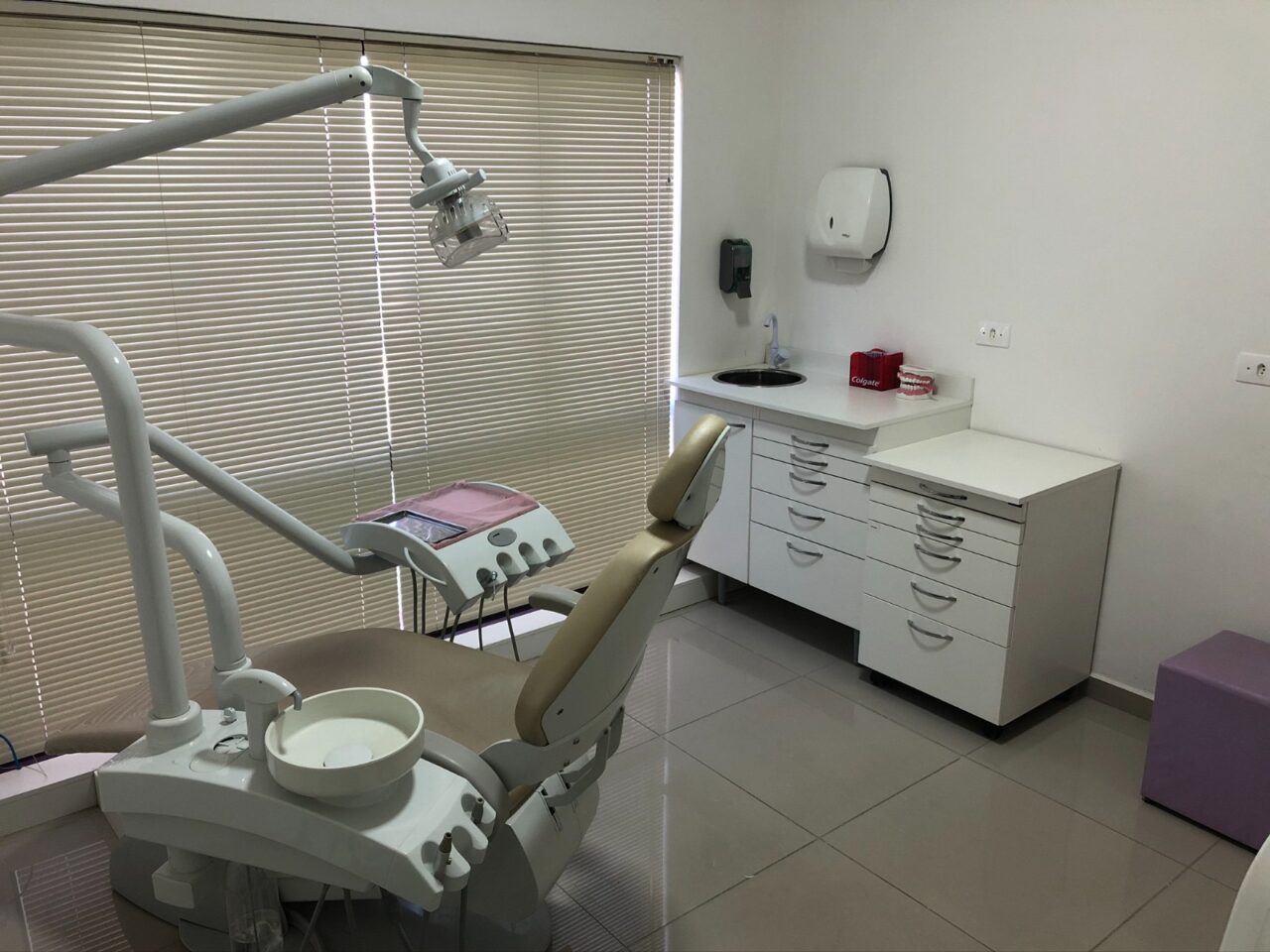Clínica odontológica em funcionamento a venda