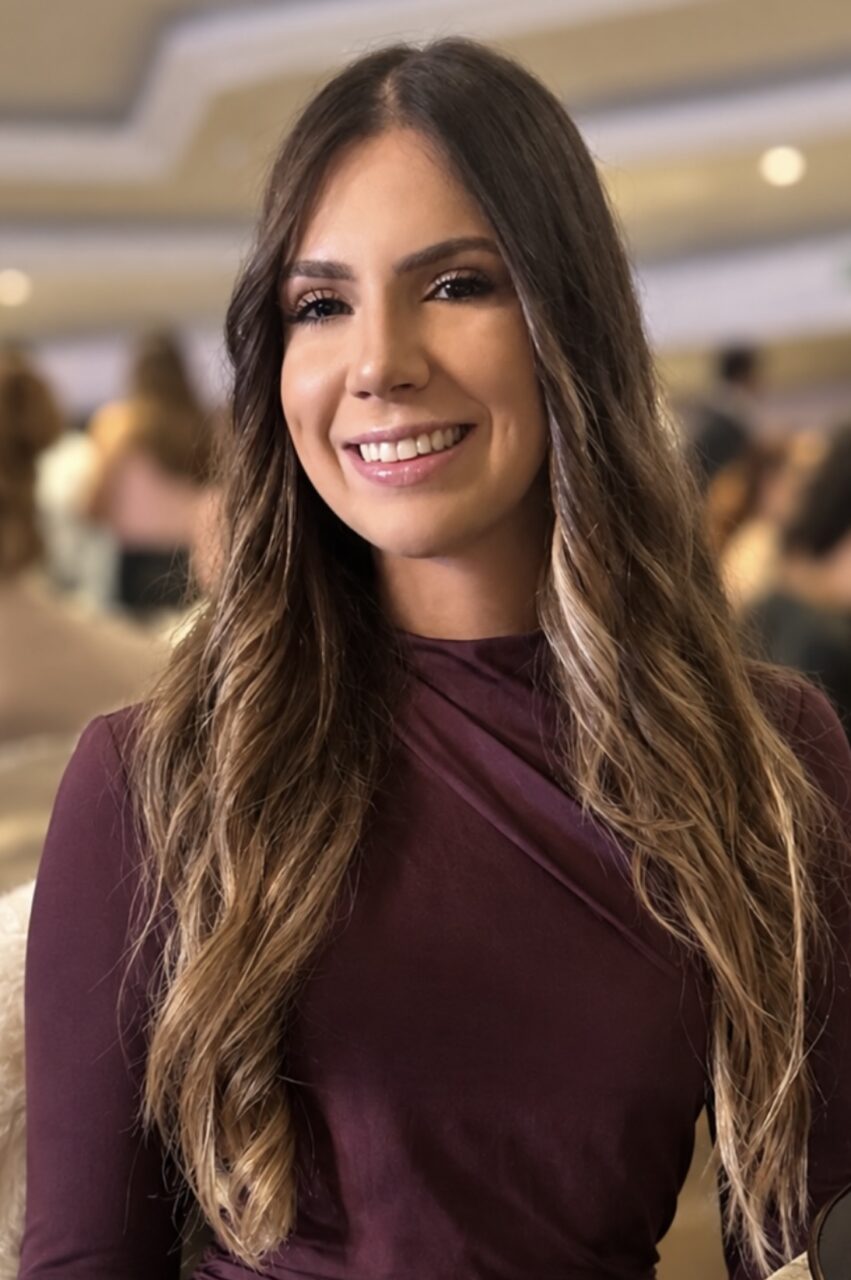 BUSCO CLINICA PARA PARCERIA COM FACETAS EM RESINA/ FREE CLINICO GERAL