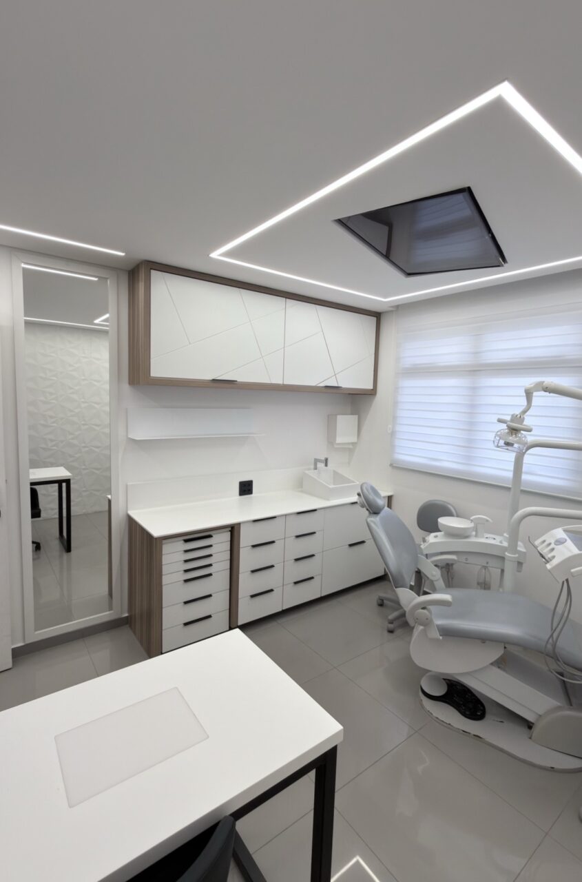 ALUGUEL CONSULTÓRIO COMPLETO NO BATEL
