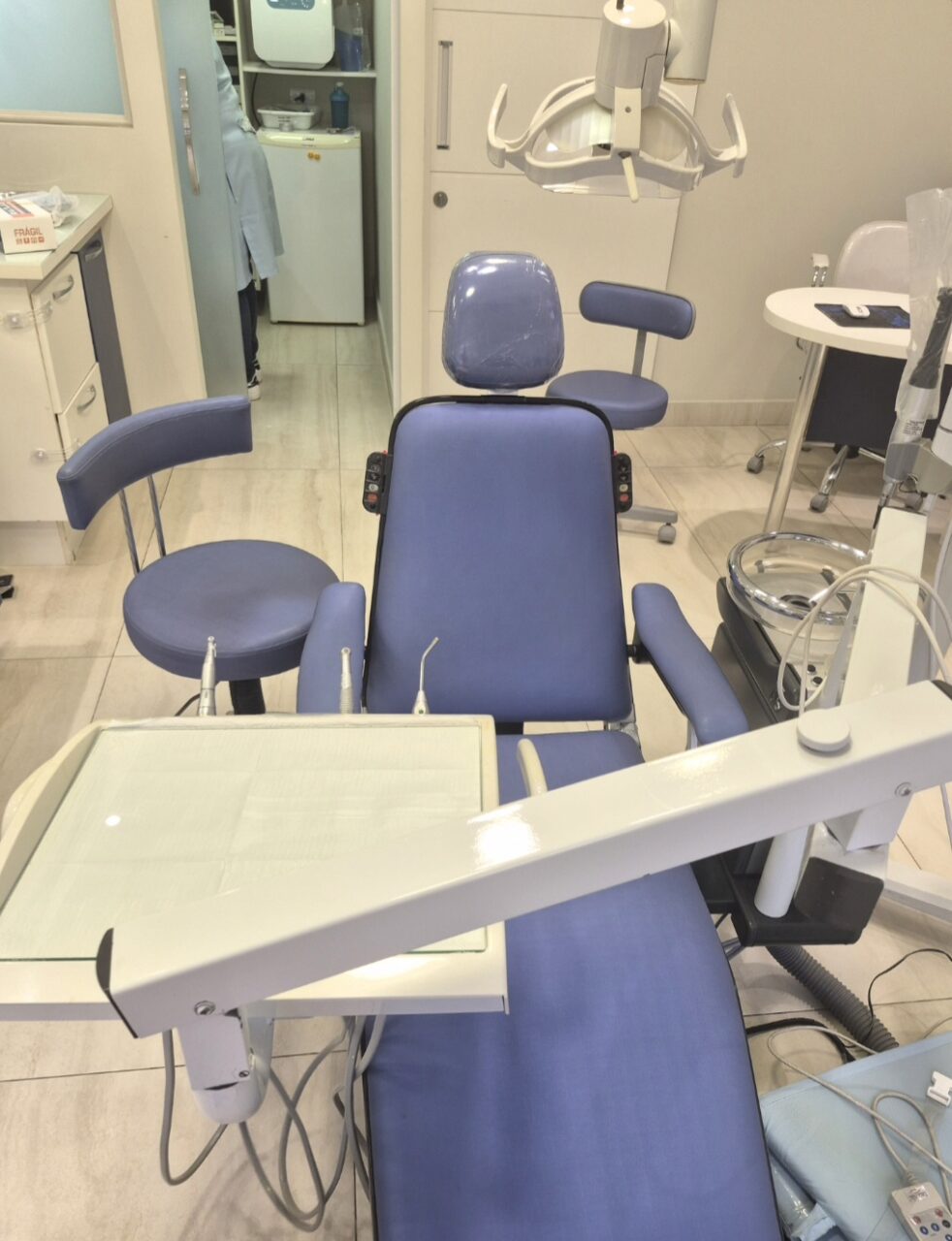 Cadeira Odontológica KaVo Light Completa – Estofado Novo + Mocho